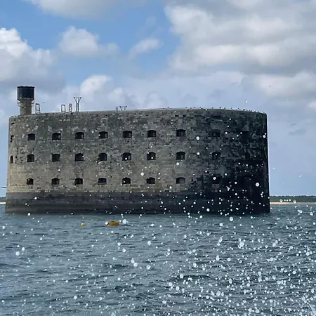 Mobilhome Close To The Pool - Cc110 Siblu Les Charmettes 레 마트