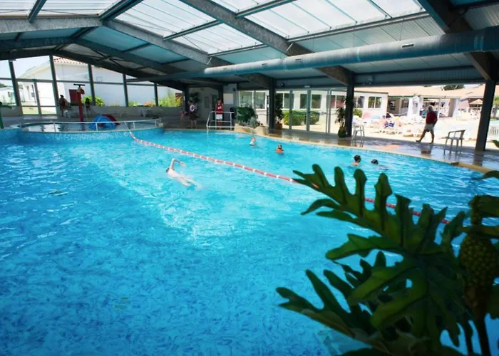 Mobilhome Close To The Pool - Cc110 Siblu Les Charmettes 레 마트