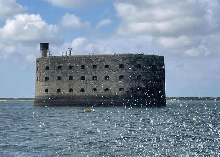 Mobilhome Close To The Pool - Cc110 Siblu Les Charmettes 레 마트